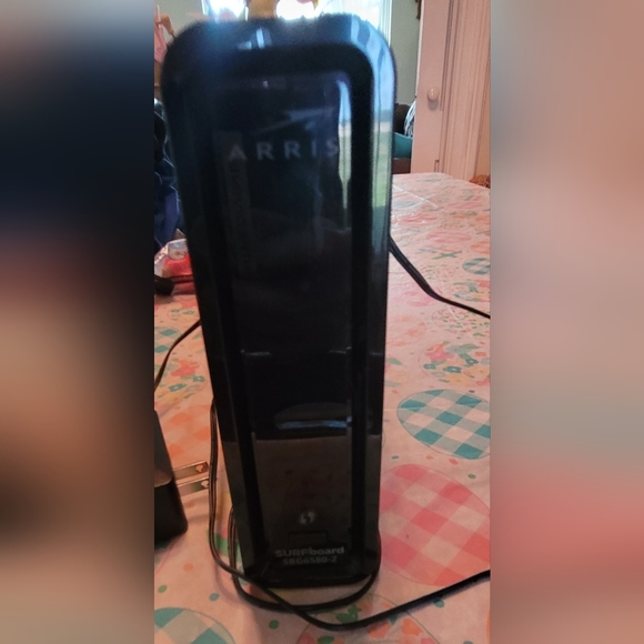 Arris Network Router - Picture 2 of 3